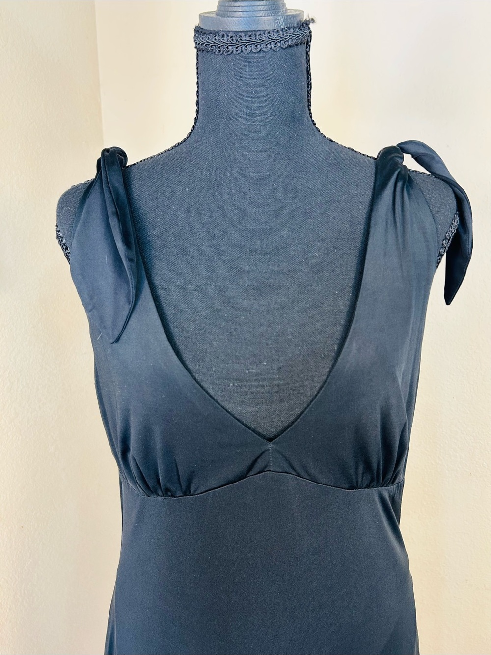 Black Tie-Shoulder Georgiou Cocktail Dress, size 12